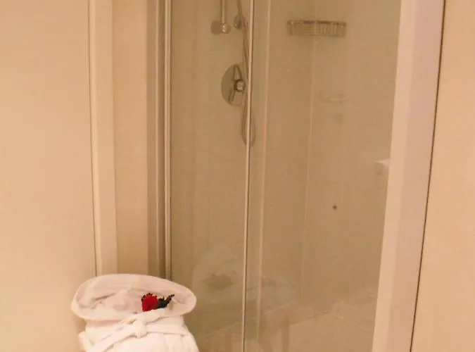 15.92 Hotel