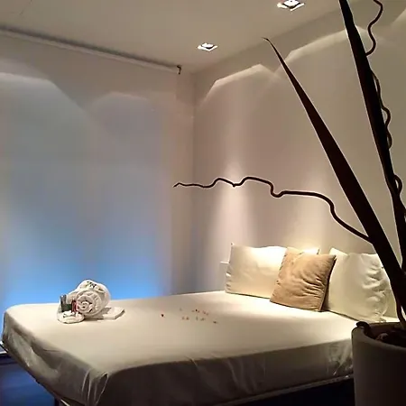 15.92 Hotel