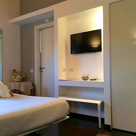 15.92 Hotel