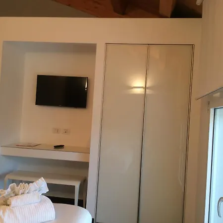 Hotel 15.92